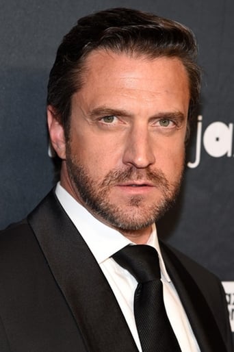 Immagine di Raúl Esparza