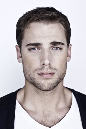 Immagine di Dustin Milligan