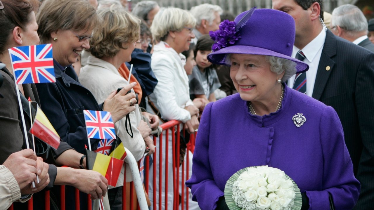Poster della serie Queen Elizabeth II: A Diamond Jubilee Celebration